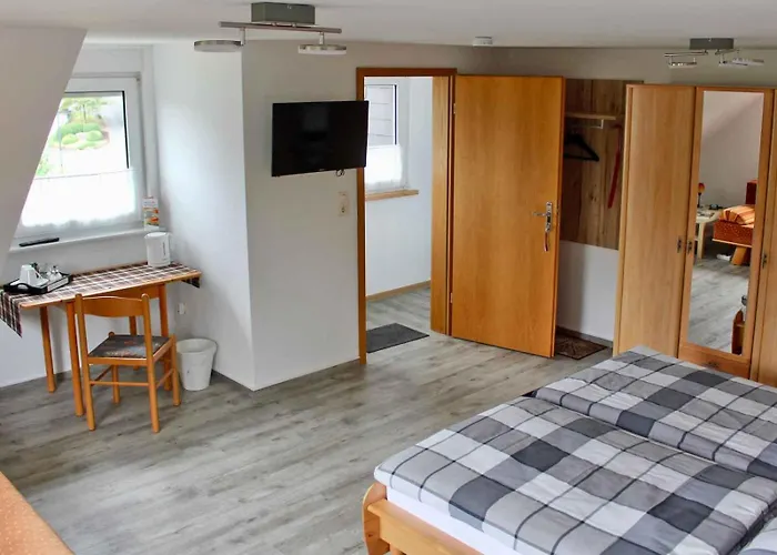 招待所 Ferienunterkunft Schrichten